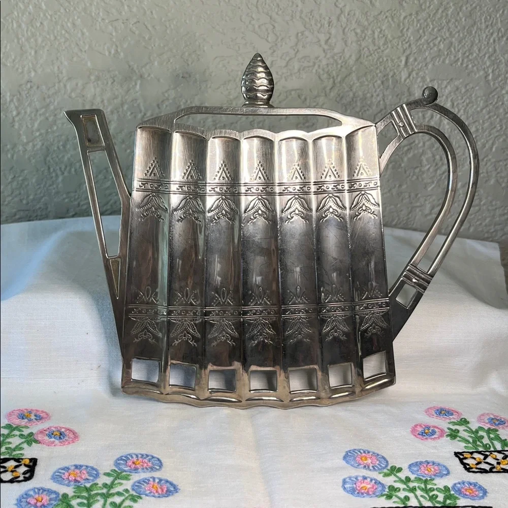 Vintage Pewter Teapot Trivet / Hot Plate – Art Nouveau Style Kitchen Decor